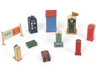 Lot 163 - MECCANO (10)