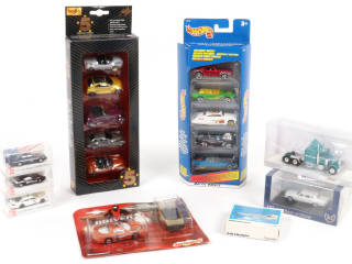 Lot 79 - DIVERS (9)