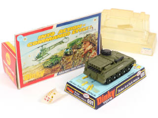 Lot 197 - DINKY TOYS (GB) (2)