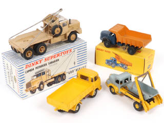 Lot 274 - DINKY TOYS (FRANCE) (4)