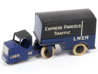 Lot 183 - DINKY TOYS (GB) (1)
