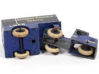 Lot 183 - DINKY TOYS (GB) (1)