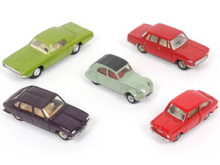 Lot 275 - DINKY TOYS (FRANCE) (5)