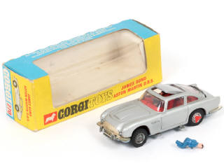 Lot 95 - CORGI TOYS (GB) (1)