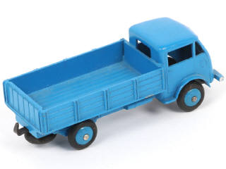 Lot 409 - DINKY TOYS (FRANCE) (1)