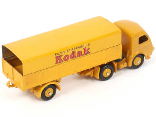 Lot 422 - DINKY TOYS (FRANCE) (1)