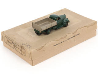 Lot 425 - DINKY TOYS (FRANCE) (2)