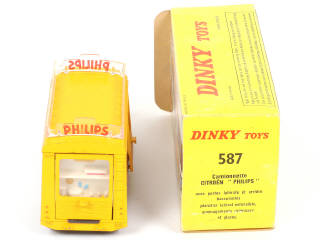 Lot 445 - DINKY TOYS (FRANCE) (1)