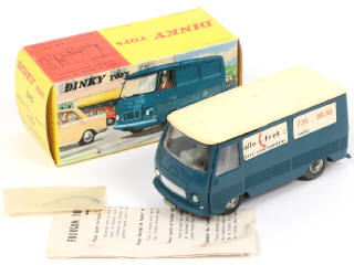 Lot 443 - DINKY TOYS (FRANCE) (1)