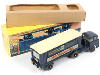 Lot 454 - DINKY TOYS (FRANCE) (1)