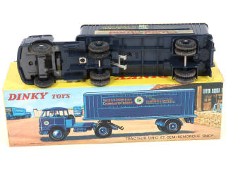 Lot 454 - DINKY TOYS (FRANCE) (1)