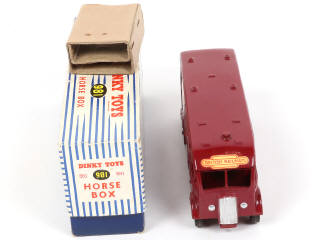 Lot 540 - DINKY TOYS (GB) (1)