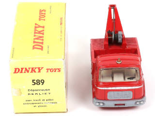 Lot 452 - DINKY TOYS (FRANCE) (1)