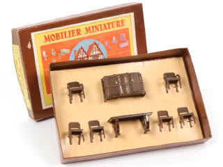 Lot 395 - DINKY TOYS (FRANCE) (1)
