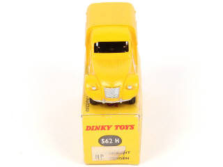 Lot 435 - DINKY TOYS (FRANCE) (1)