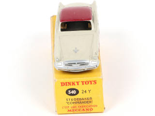 Lot 428 - DINKY TOYS (FRANCE) (1)
