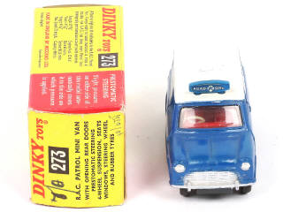 Lot 527 - DINKY TOYS (GB) (1)