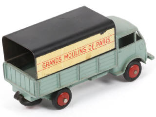 Lot 413 - DINKY TOYS (FRANCE) (1)