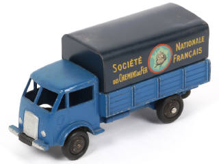 Lot 411 - DINKY TOYS (FRANCE) (1)