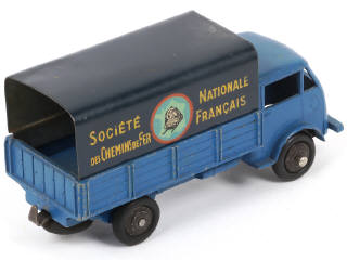 Lot 411 - DINKY TOYS (FRANCE) (1)