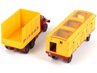 Lot 457 - DINKY TOYS (FRANCE) (1)