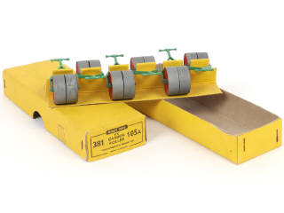 Lot 476 - DINKY TOYS (GB) (1)