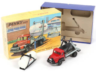 Lot 455 - DINKY TOYS (FRANCE) (1)