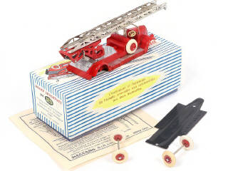 Lot 274 - DINKY TOYS (FRANCE) (1)