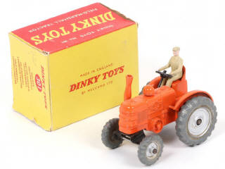 Lot 224 - DINKY TOYS (GB) (1)
