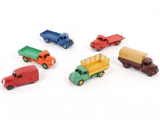 Lot 250 - DINKY TOYS (GB) (6)