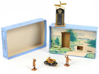 Lot 229 - DINKY TOYS (GB) (1)