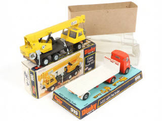 Lot 233 - DINKY TOYS (GB) (2)