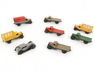 Lot 255 - DINKY TOYS (GB) (8)