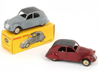Lot 286 - DINKY TOYS (FRANCE) (2)