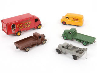 Lot 302 - DINKY TOYS (FRANCE) (5)