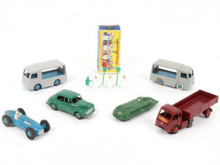 Lot 112 - DIVERS (GB) (7)