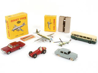 Lot 303 - DINKY TOYS (FRANCE) (6)