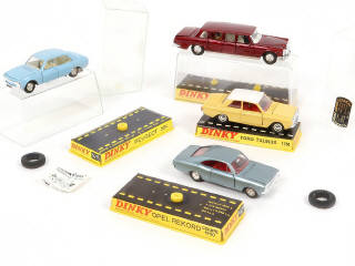 Lot 203 - DINKY TOYS (4)