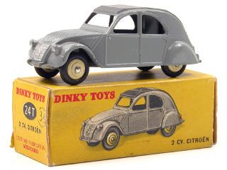 Lot 83 - DINKY TOYS (FRANCE) (1)