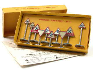 Lot 188 - DINKY TOYS FRANCE (1)