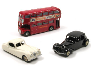 Lot 238 - DINKY TOYS (3)