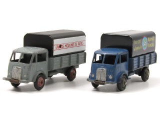 Lot 227 - DINKY TOYS (FRANCE) (2)