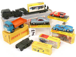 Lot 321 - DINKY TOYS (FRANCE) (9)