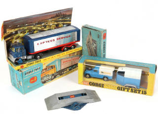 Lot 155 - CORGI TOYS (GB) (3)