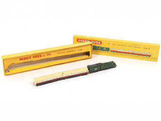 Lot 227 - DINKY TOYS (GB) (1)