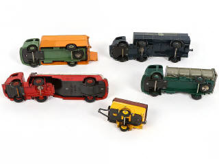 Lot 315 - DINKY TOYS (FRANCE) (5)