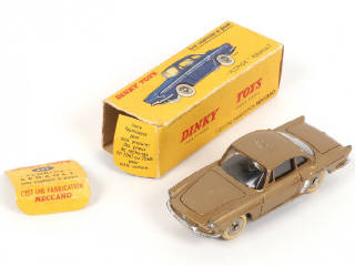 Lot 309 - DINKY TOYS (FRANCE) (3)