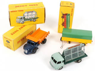 Lot 307 - DINKY TOYS (FRANCE) (3)