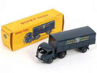 Lot 265 - DINKY TOYS (FRANCE) (1)