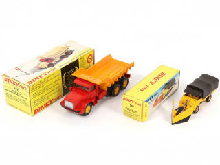 Lot 297 - DINKY TOYS (FRANCE) (2)